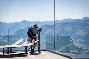 Aussichtsplattform Riesen-Panorama in Brixen im Thale auf Zinsbergbahn Gondel