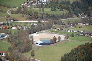 Speichersee direkt im Ort.
