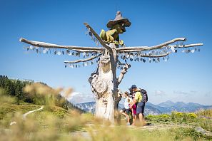 Familie entdeckt Ellmi&#39;s Zauberwelt.