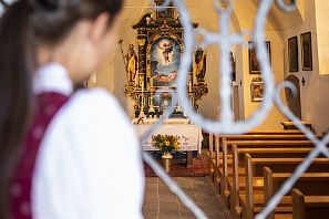 Eingang zur Salvenkirche.