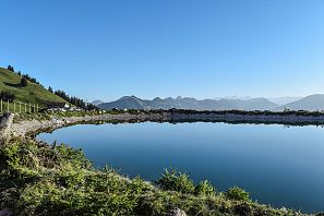 Speichersee auf der Kleinen Salve im Sommer.