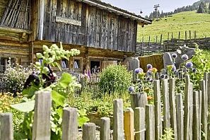 Kräuter- und Blumengarten bei der Simonalm.
