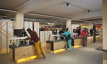Skiservice im Sporthaus Edinger.