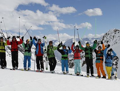 Gruppe beim Winterport in der SkiWelt Wilder Kaiser-Brixental.