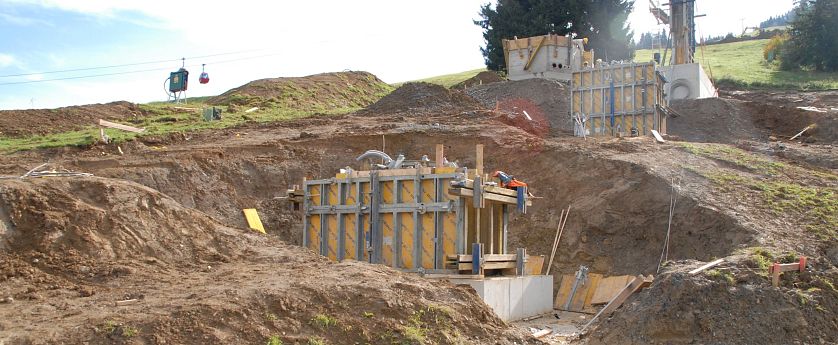 Bau eines neuen Liftes.
