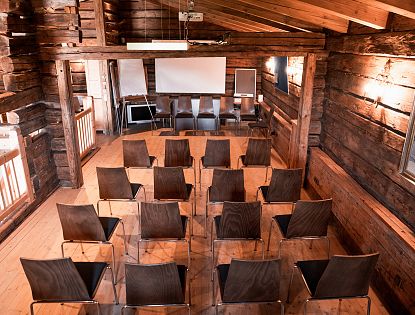 Almhütte mit Räumlichkeiten für Seminare.