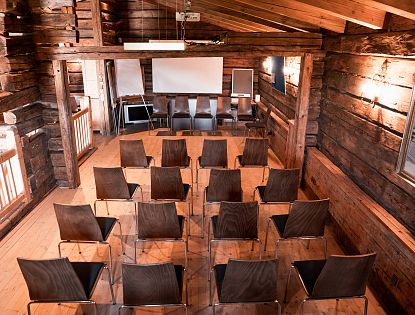 Almhütte mit Räumlichkeiten für Seminare.